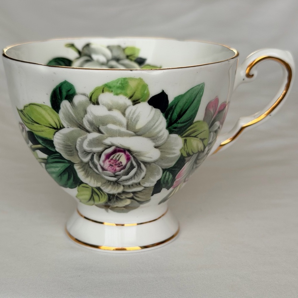 Tuscan Fine Bone China Gardenia Tea Cup C7903 Vintage English Floral Pottery